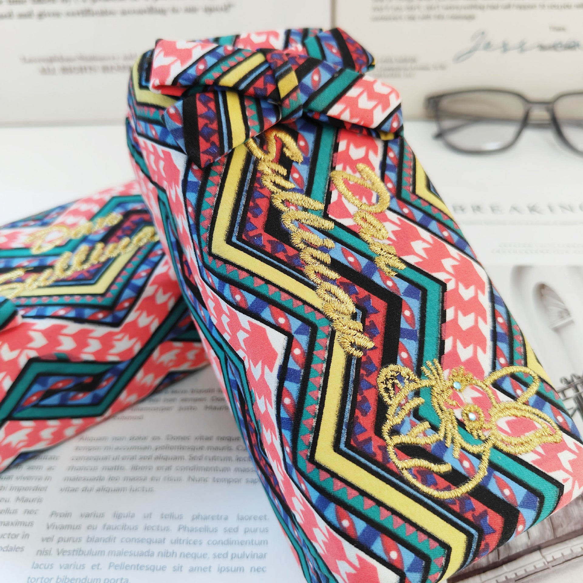 Retro Embroidered Rabbit Glasses Case Large Capacity High-End Anti-Pressure And Anti-Pressure Sunglasses Sunglasses Glasses Storage Box